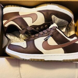 Nike woman’s dunk-Coconut milk/ plum eclipse